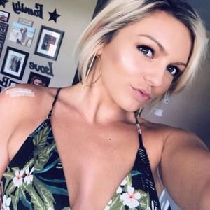 Meet your Posher, Mackenzie